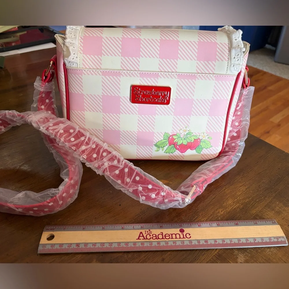 Strawberry-Themed Pink Crossbody Bag with Lace Bow Charm - Picture 2 of 2